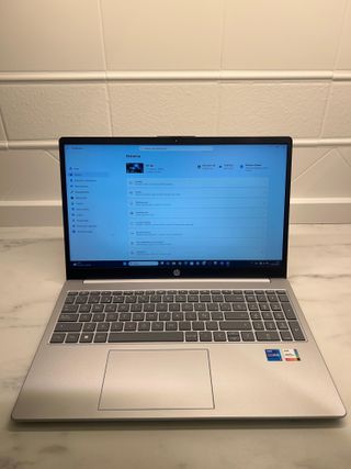 Ordenador HP Laptop 15 fd0xxx Plata
