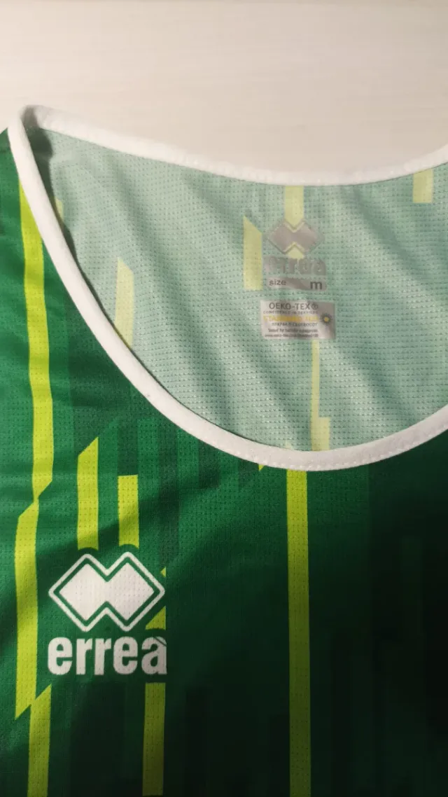 Camiseta Errea sin mangas verde