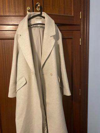 Chaqueta larga beige