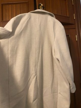 Chaqueta larga beige