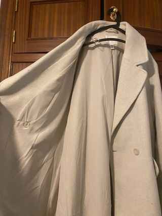 Chaqueta larga beige