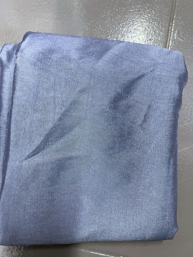 Retal tafetán sintético azul celeste perlado