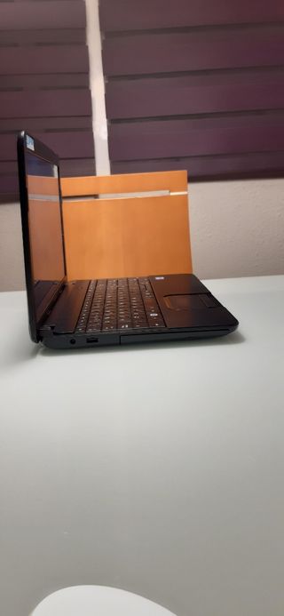 Portátil Toshiba Pro intel core A8 como nuevo 