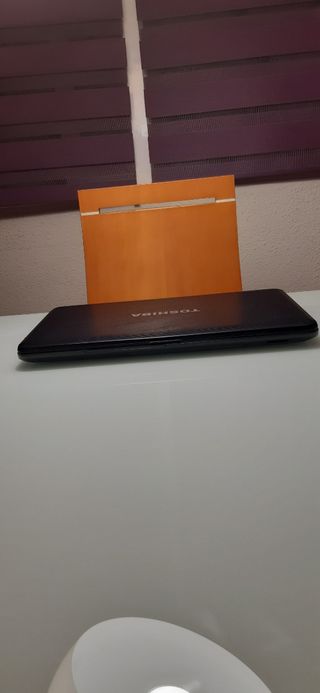 Portátil Toshiba Pro intel core A8 como nuevo 
