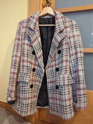 Americana o blazer de cuadros beige y rojo
