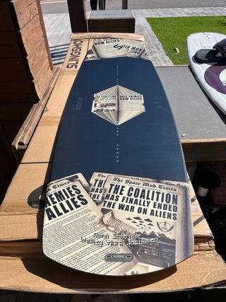 Setup tabla + botas de wakeboard Slingshot 2025