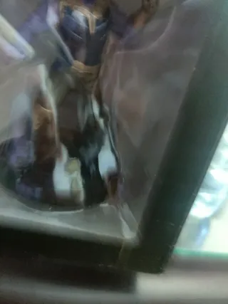 Figura Thanos Marvel - Nuevo defectuoso 