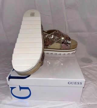 Sandalias Guess Doradas y Rosas