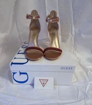 Sandalias Guess Tacon Dorado y Rosa