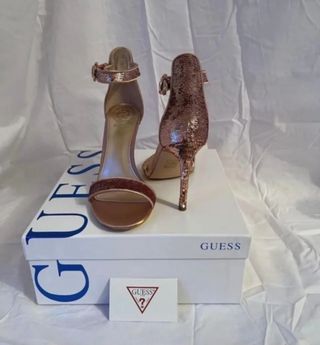 Sandalias Guess Tacon Dorado y Rosa
