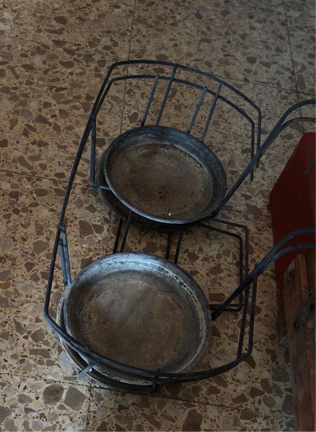 Portamacetas de metal