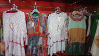 Ropa de moda unisex total 3200 pezas 