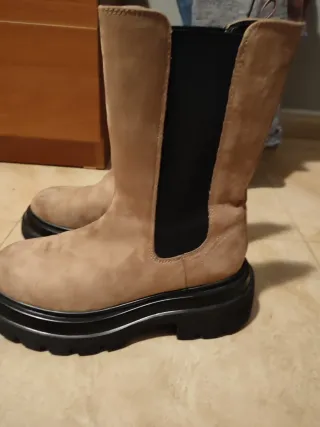 Botas Beige y Negras