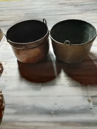 2 Cubos Antiguos de Metal