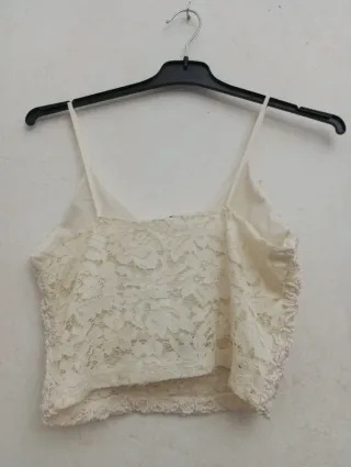 Top Zara encaje floral blanco