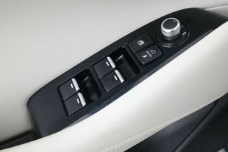Mazda 6 2.5 Zenith White Sky Auto
