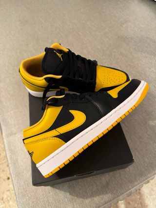 Zapatillas Air Jordan 1 Low Negras y Amarillas