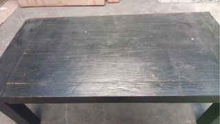 Mesa de madera negra
