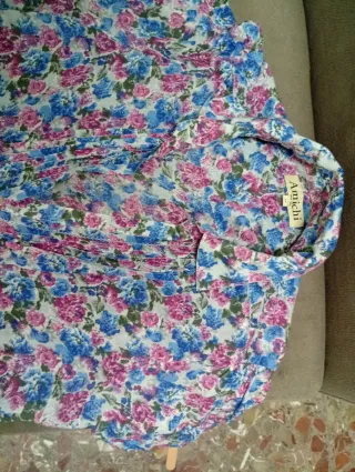 Lote 4 camisas estampadas flores