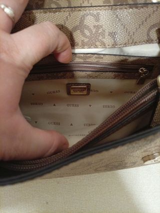 Bolso Guess auténtico beige monograma
