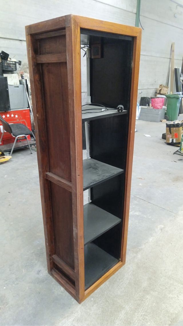 Estantería de madera marrón y negra precio conjunt