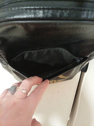 Mochila Puma Negra y Dorada