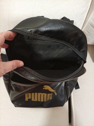 Mochila Puma Negra y Dorada