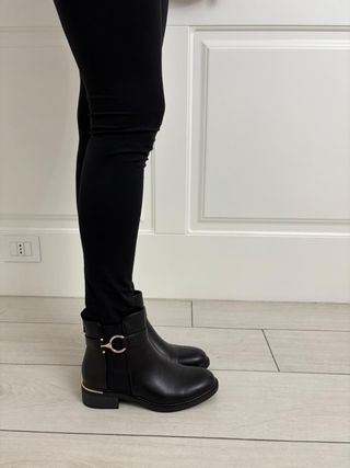 Stivaletti donna neri con zip tg 37 nuovo
