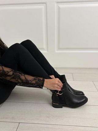Stivaletti donna neri con zip tg 37 nuovo
