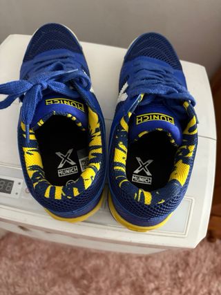 Zapatillas Munich Talla 37 Azul y Amarillo