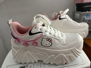 Zapatillas Hello Kitty plataforma