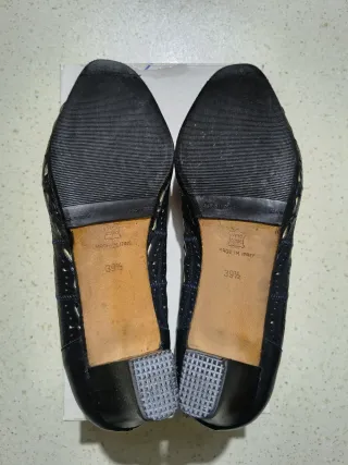 Décolleté blu traforate