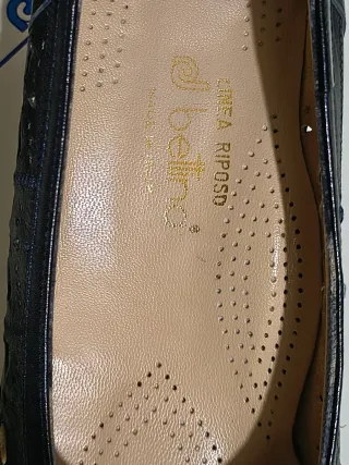 Décolleté blu traforate