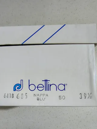 Décolleté blu traforate