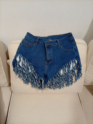 Pantalón corto tejano L con flecos 