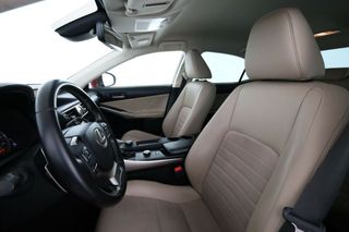 Lexus IS 300h Executive Line