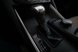 Lexus IS 300h Executive Line
