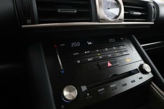 Lexus IS 300h Executive Line