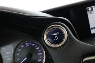 Lexus IS 300h Executive Line