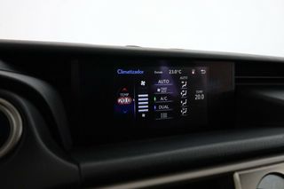 Lexus IS 300h Executive Line