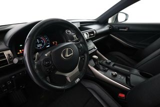 Lexus IS 300h F SPORT