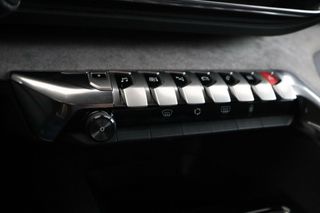Peugeot 3008 1.6 Hybrid 225 Allure