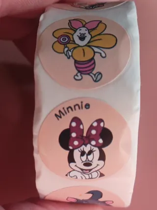 Rolo de 500 Autocolantes c/Personagens da Disney