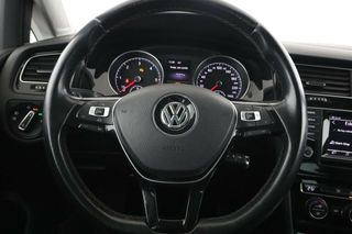 Volkswagen Golf 1.6 TDI Sport by R-Line BlueMotion