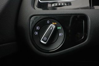Volkswagen Golf 1.6 TDI Sport by R-Line BlueMotion