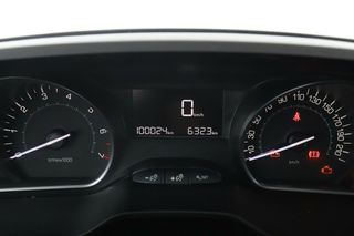 Peugeot 2008 1.2 PureTech Signature