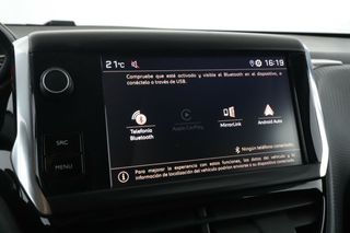 Peugeot 2008 1.2 PureTech Signature