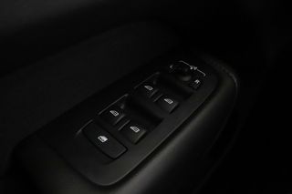 Volvo XC60 2.0 B4 Momentum 2WD