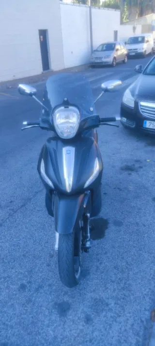 Piaggio Beverly 350
