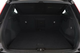 Volvo XC40 2.0 T4 Business Plus 2WD